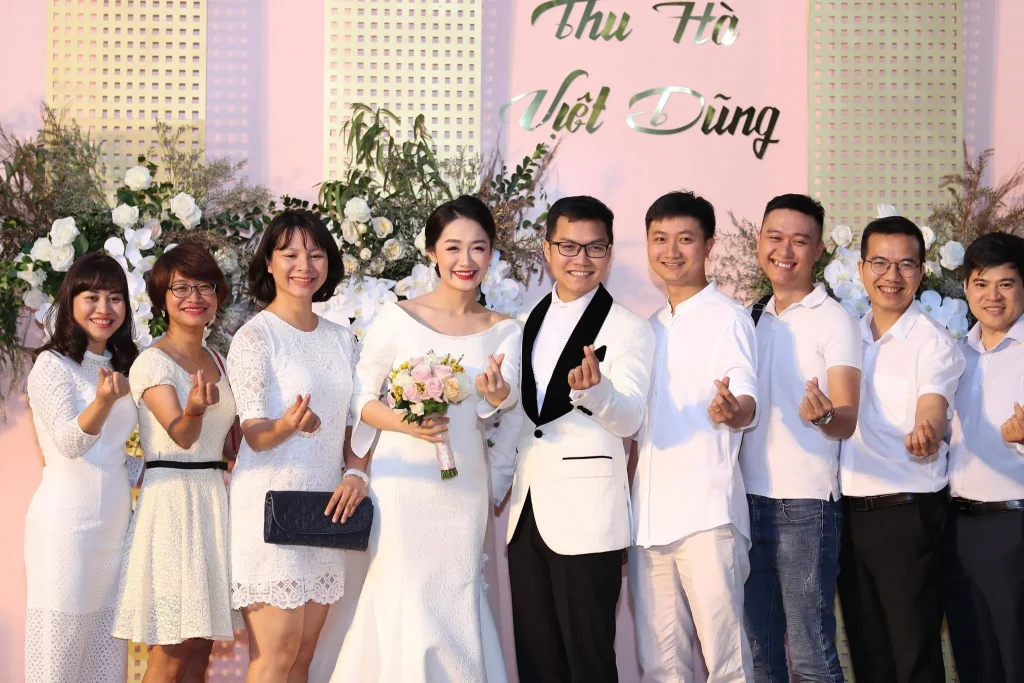 Thu gọn danh sách khách mời