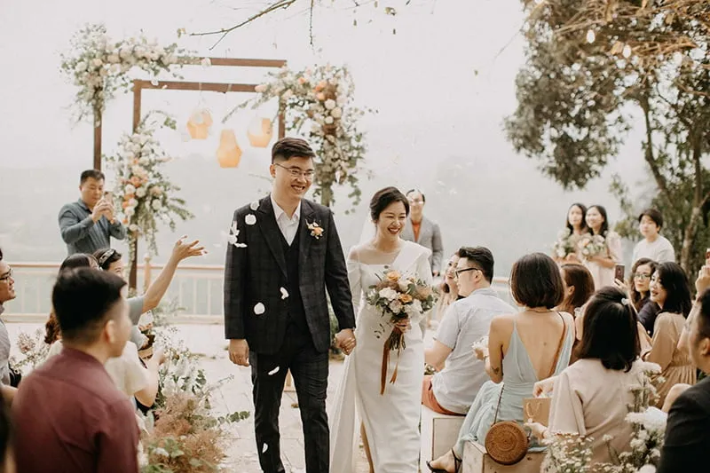 Mẹo để tổ chức tiệc cưới kết hợp lễ đính hôn thành công