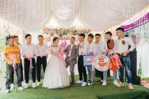 Danh Sách Quà Cưới Cho Cô Dâu Chú Rể: Trao Gửi Yêu Thương Trong Ngày Trọng Đại
